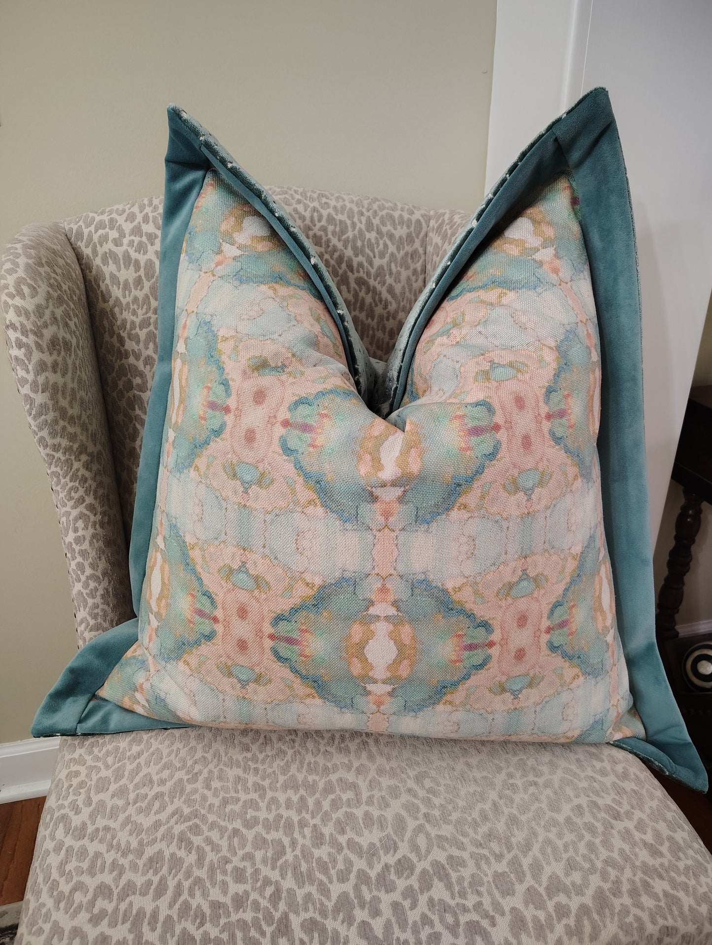 "Martha" Luxury Down feather Pillow