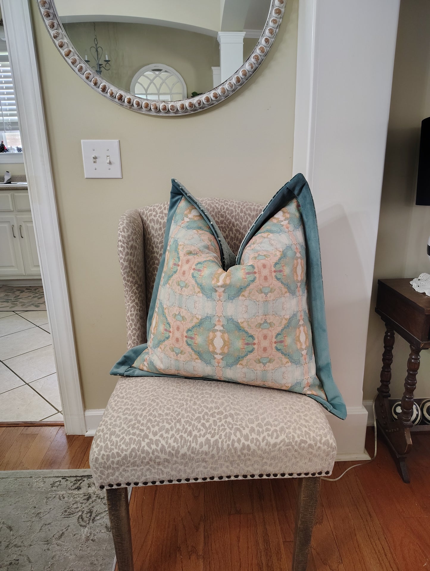"Martha" Luxury Down feather Pillow
