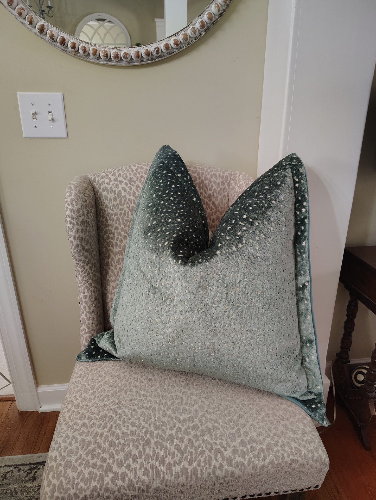 "Martha" Luxury Down feather Pillow