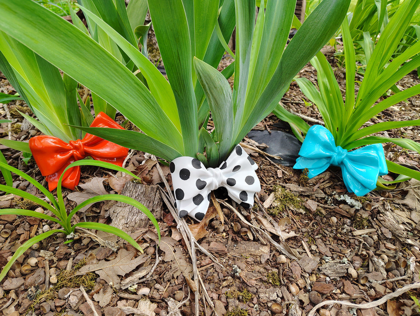 (Set of 3) Concrete Garden Bows