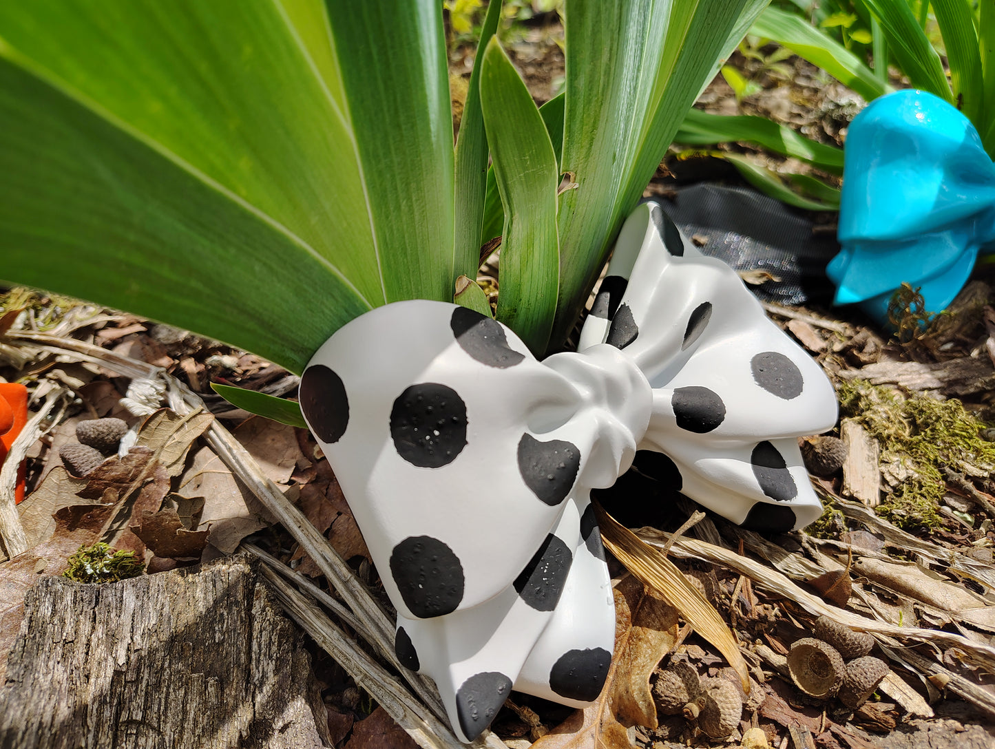 (Set of 3) Concrete Garden Bows